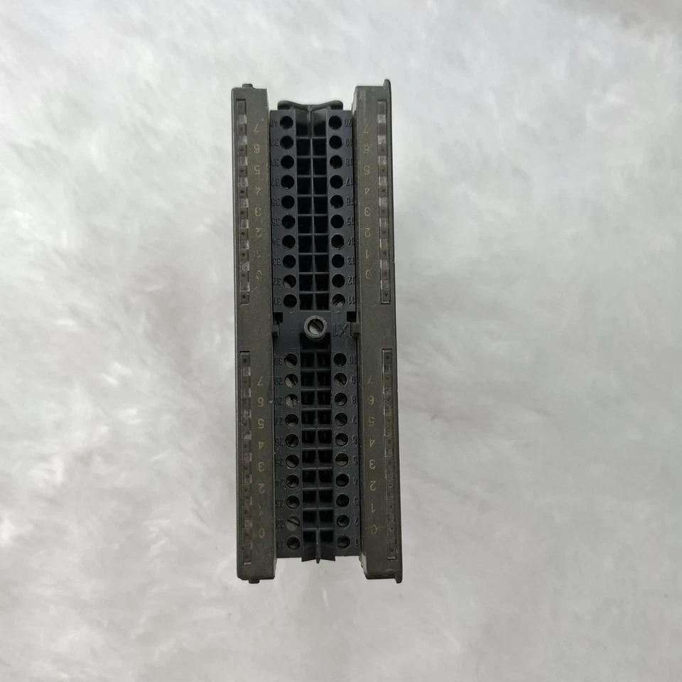 COSMETIC DAMAGED SIEMENS 6ES7 322-1BL00-0AA0 SIMATIC S7 6ES73221BL000AA0